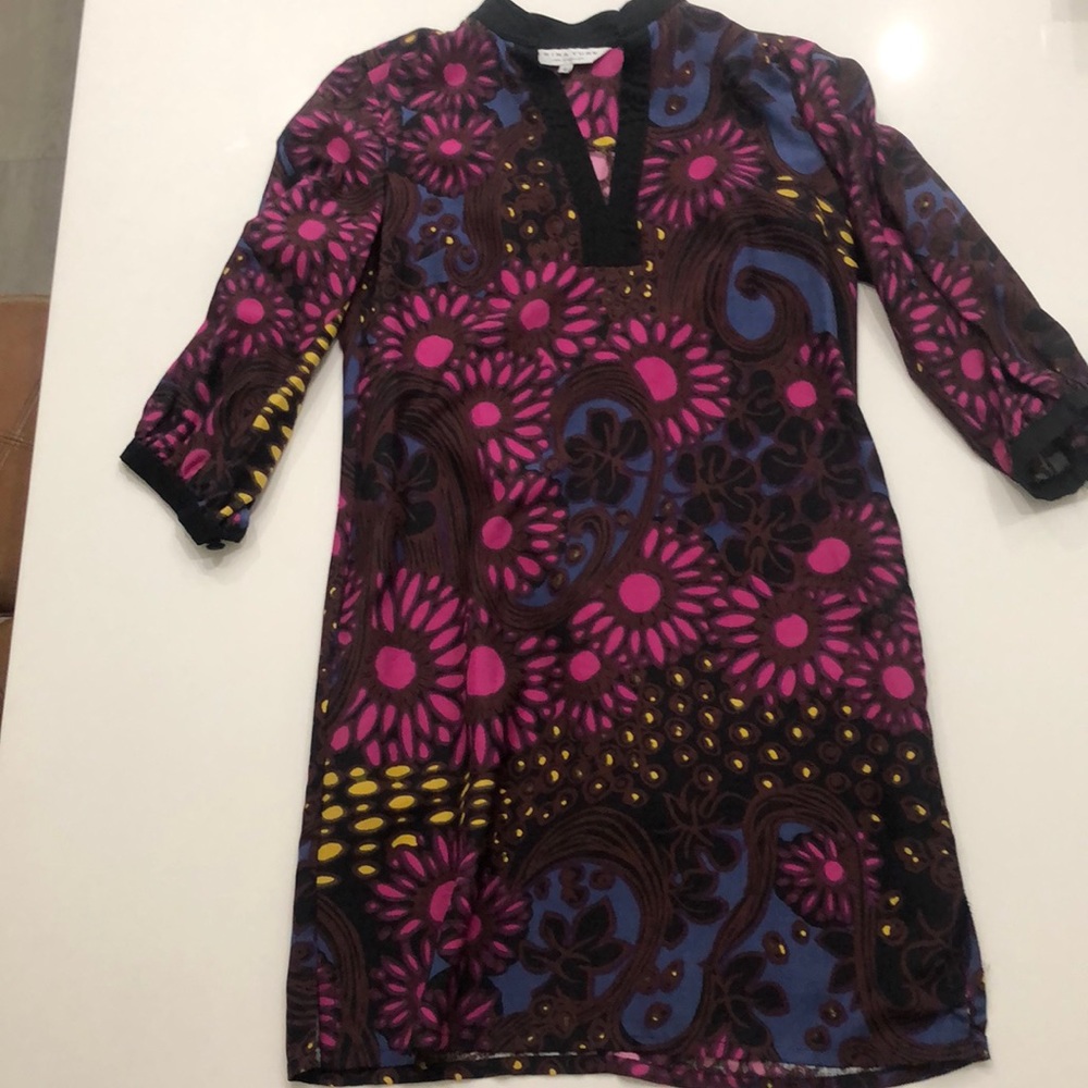 Trina Turk Los Angeles 💯 silk dress Size 6